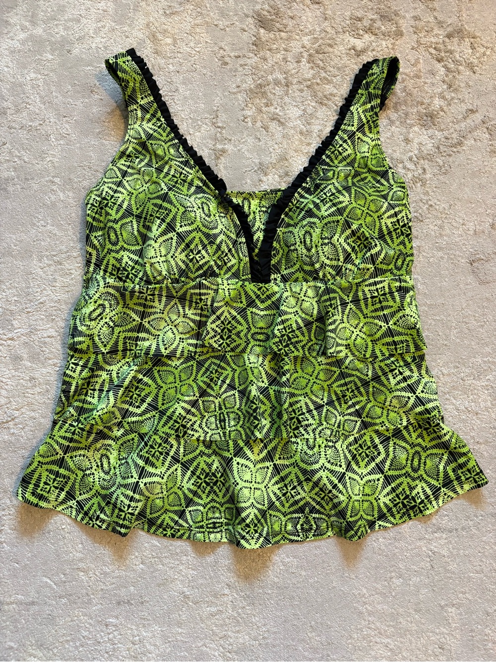 Voglio Green & Black Geometric Floral Tiered Ruffle Tankini Swim Top Size XlArge - Picture 2 of 8